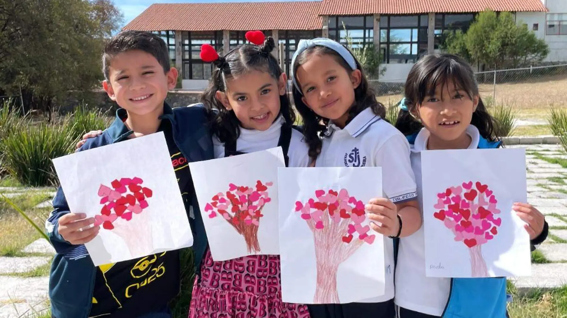 Alumnos del Colegio Teresiano Haras en el Taller Educación para la Paz